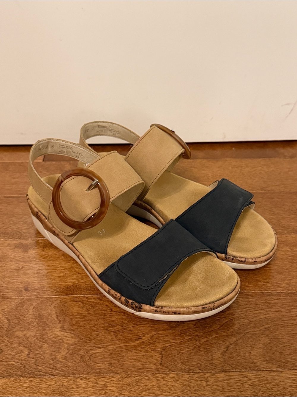 Remonte Two-Tone Sandals in Black and Tan with Adjustable Velcro Straps, size 37